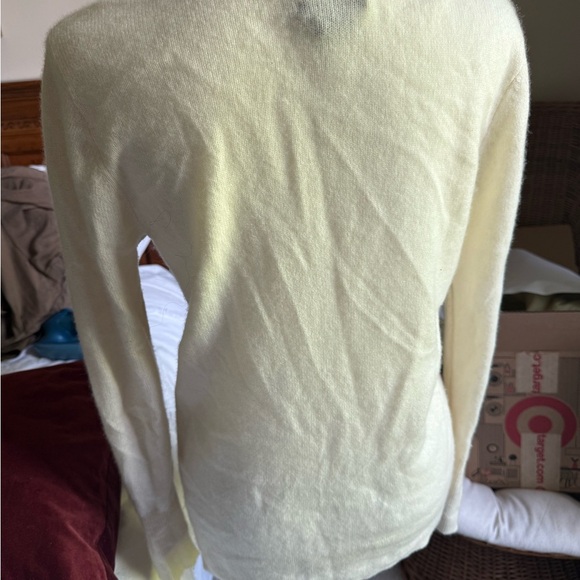 Halogen Cream V-Neck Cashmere Sweater Soft Knit Relaxed Fit - Picture 2 of 3